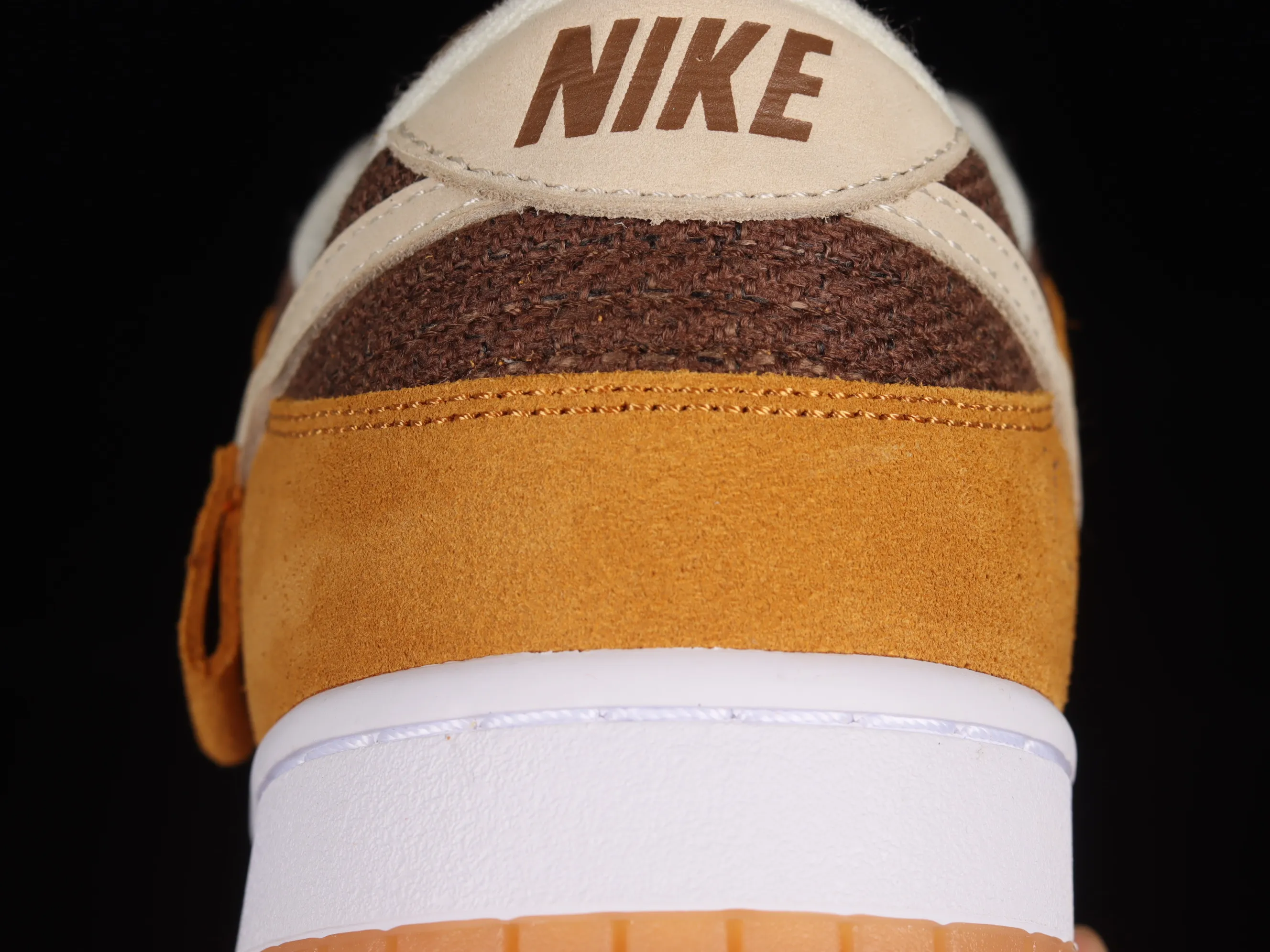 All categories Nk SB Dunk series Nk SB Dunk Low low-top sneakers F version Nk Dunk Low Bear joint name wheat color SB low-top sports and leisure sneakers DZ5350-288